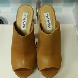Steve Madden clogs